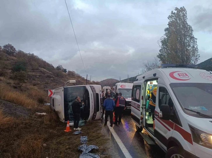 Amasya’da yolcu otobüsü devrildi: 27 yaralı
