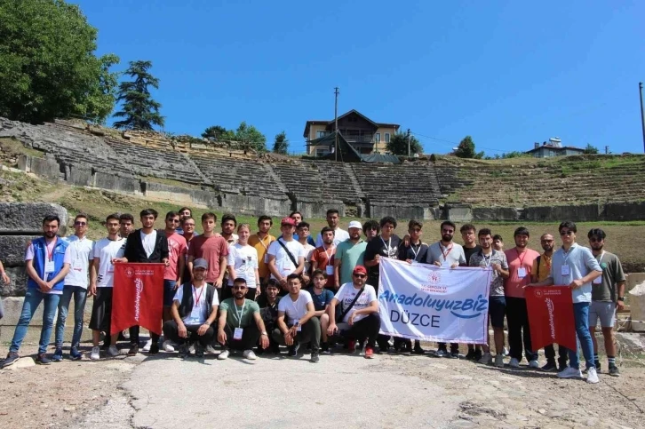 Amasya’dan Düzce’yi gezmeye geldiler
