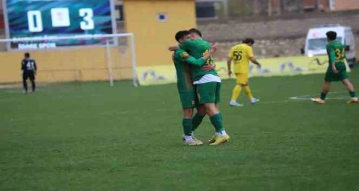 Amedspor, 4-1’lik galibiyetle play-0ff’a kalmayı garantiledi