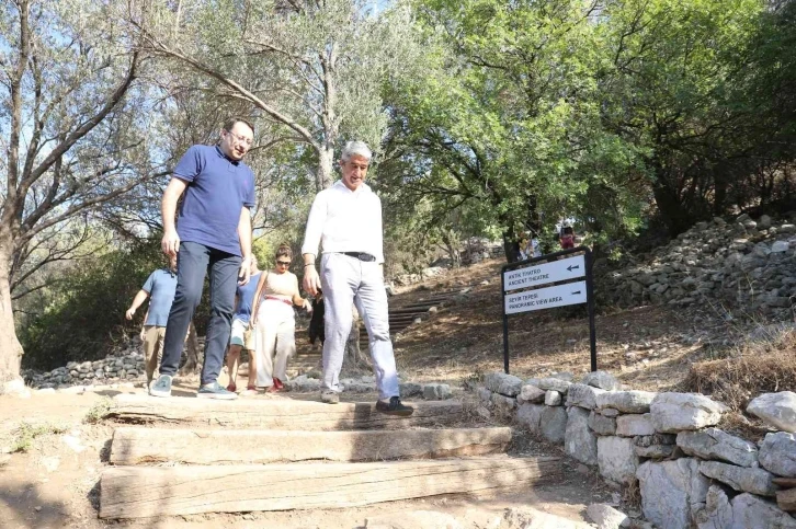 Amos Antik Kenti’nde tiyatro gün yüzüne çıkarılıyor
