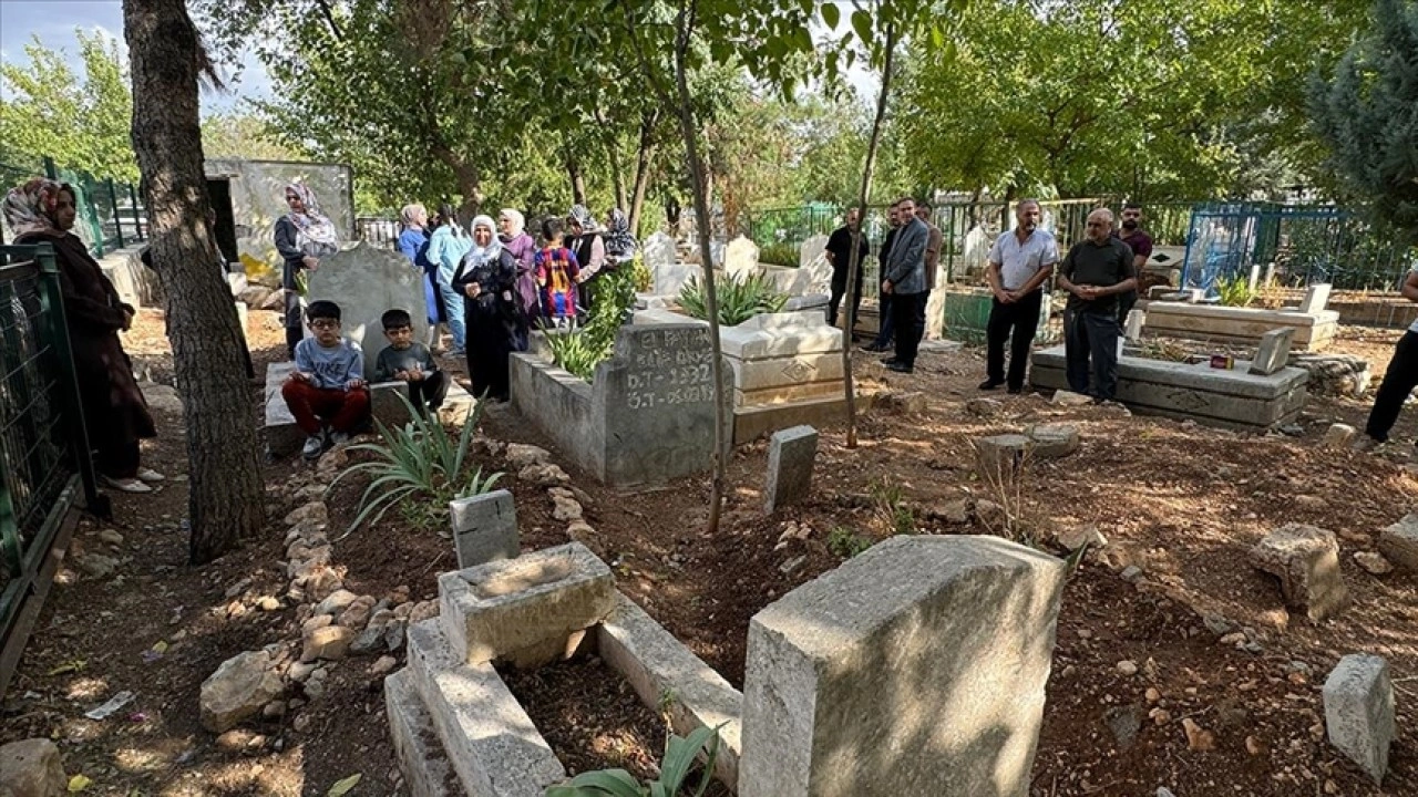 Anadolu Ajansı muhabiri Yasin Dikme vefatının 1. yılında mezarı başında anıldı