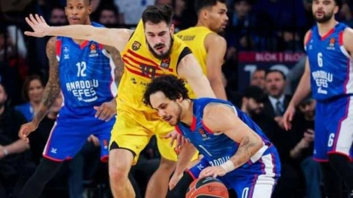 Anadolu Efes Barcelona'ya fark attı