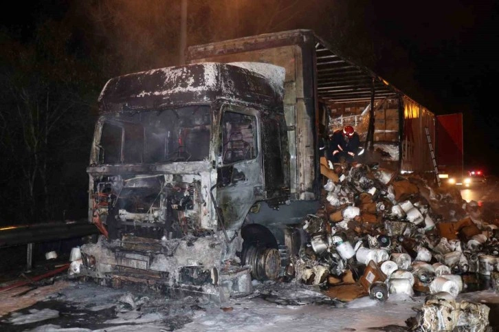 Anadolu Otoyolu Sakarya Geçişinde Tır Yangını