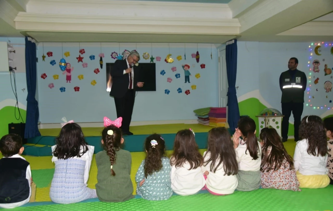 Anamur’da Kur’an Kursu öğrencilerine ’Bağımlılıkla Mücadele Semineri’ düzenlendi
