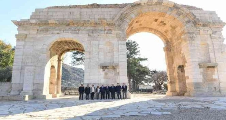 Anavarza’nın tarihinin sanılandan çok daha eski olduğu ortaya çıktı