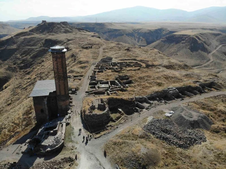 Ani’de Selçuklu dönemine ait erzak deposu ortaya çıkarıldı
