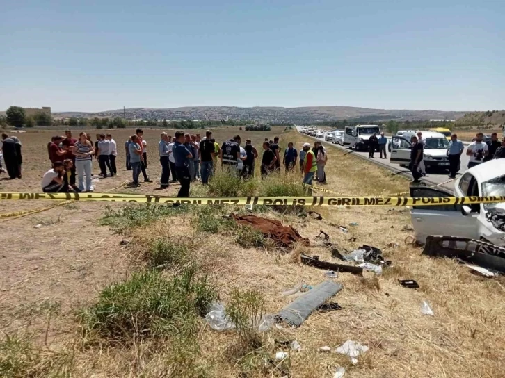 Ankara’da 3 aracın karıştığı kazada 1 ölü, 10 yaralı
