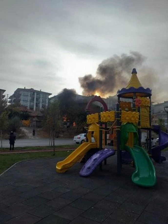 Ankara’da gecekondu yangını paniğe neden oldu
