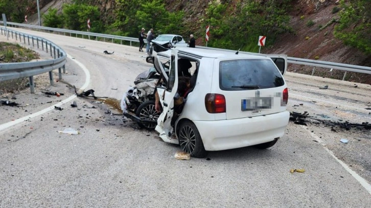 Ankara'da feci kaza: 3 ölü, 4 yaralı