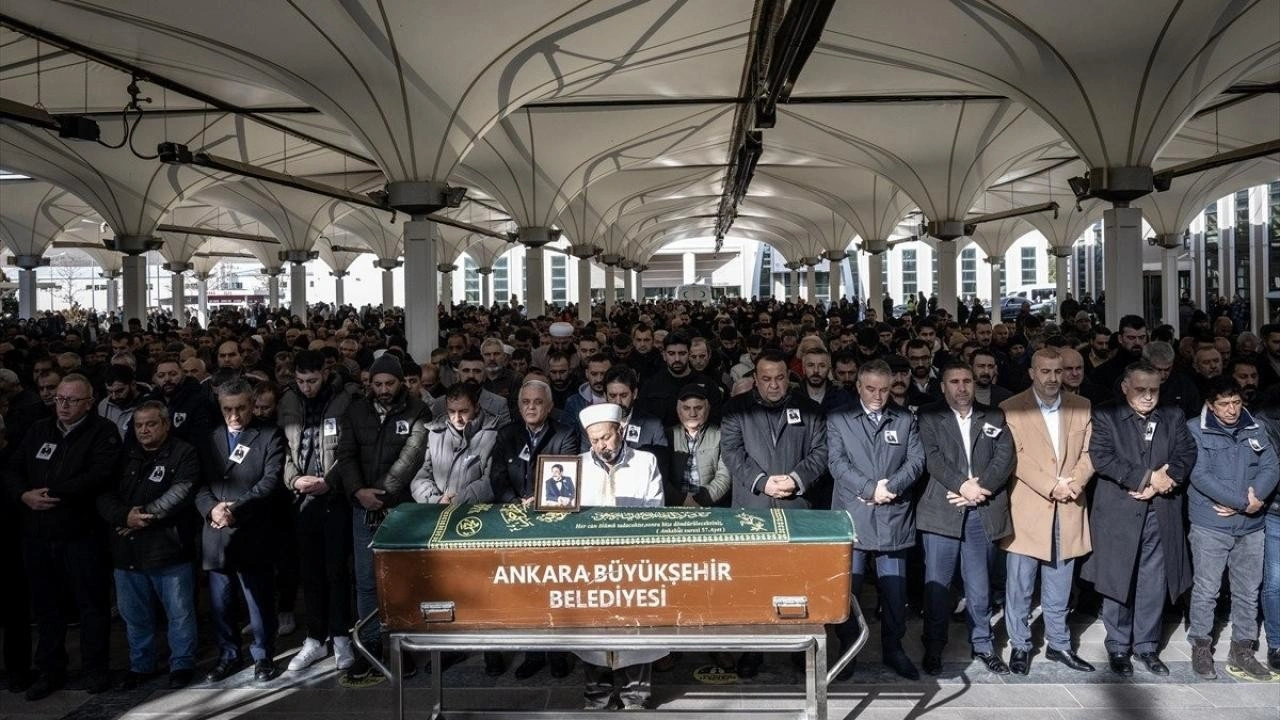 Ankaralı Turgut son yolculuğuna uğurlandı