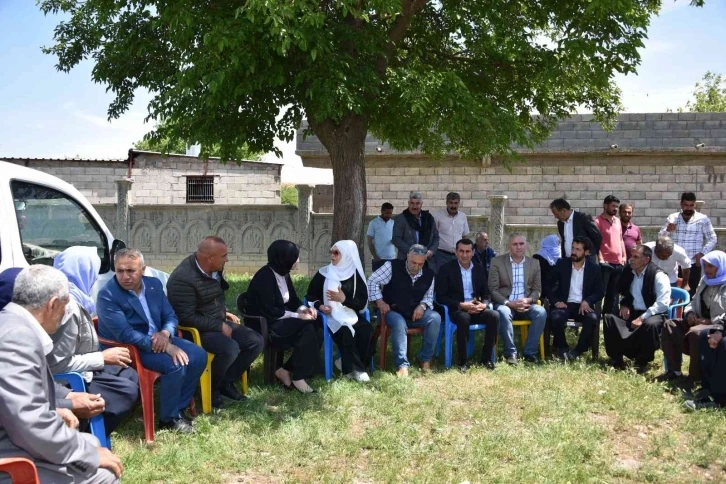 Annesi vefat eden ünlü türkücüye başkan desteği
