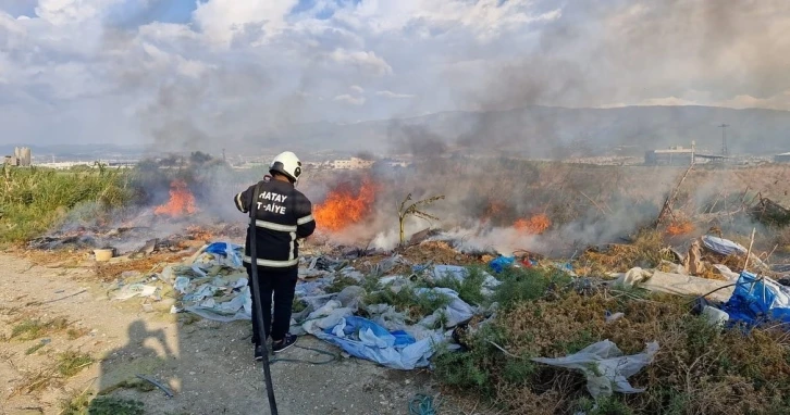 Antakya’da çöplük yangını
