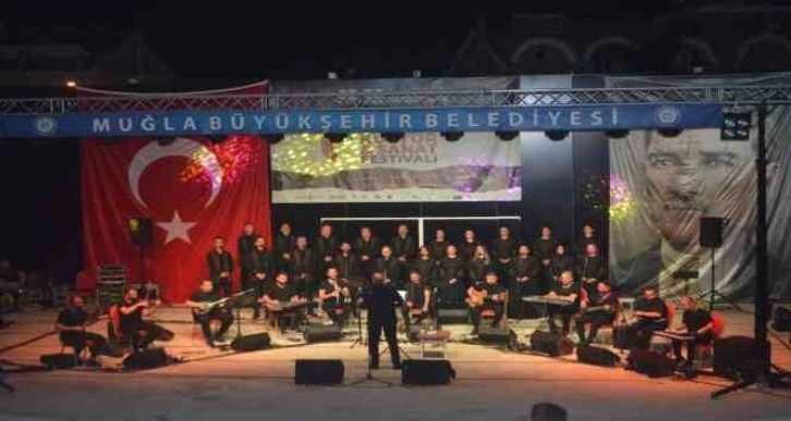 Antakya Medeniyetler Korosu onur konuğu olarak Marmaris’te konser verdi