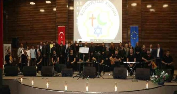 Antakya Medeniyetler Korosu’ndan Van’da dayanışma konseri