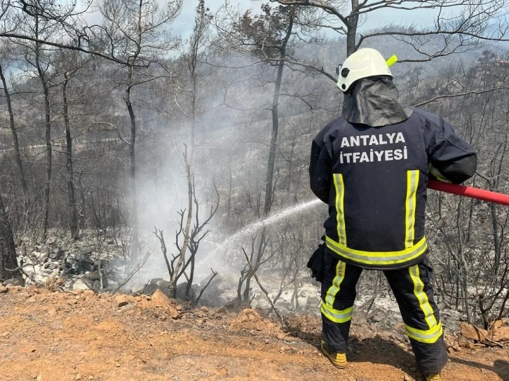 Antalya Büyükşehir İtfaiyesi’ne Marmaris yangınında aktif görev
