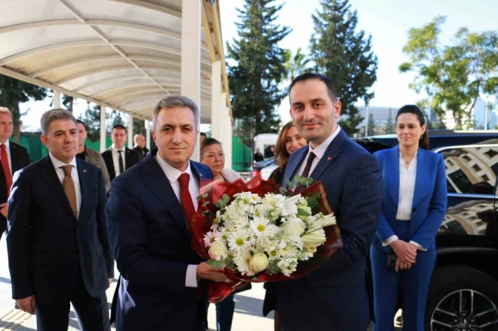 Antalya Cumhuriyet Başsavcısı Yakup Ali Kahveci görevine başladı
