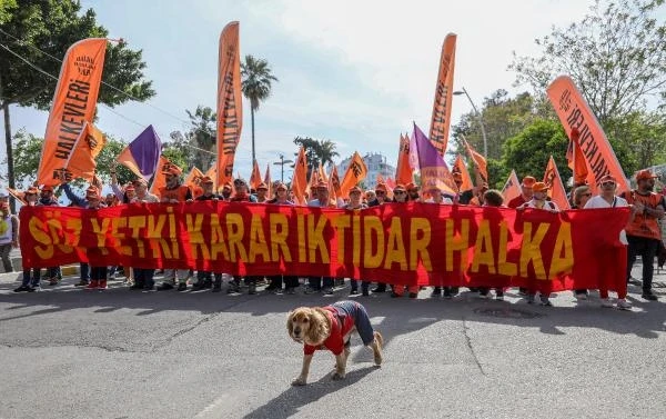 Antalya’da  1 Mayıs kutlaması