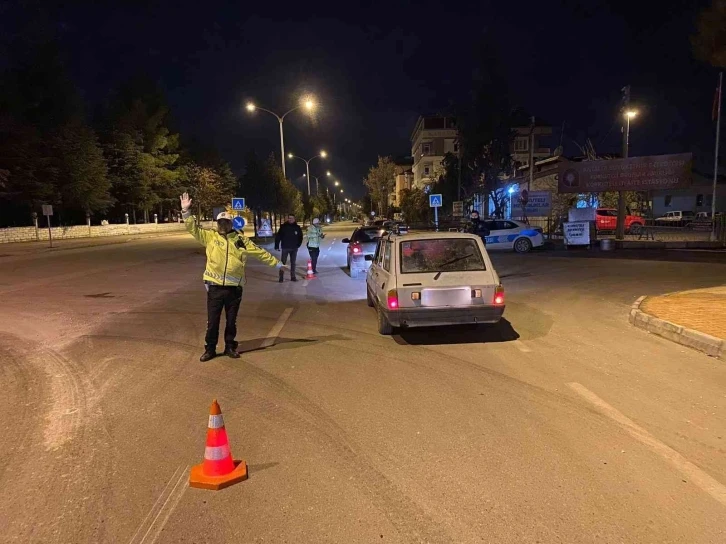 Antalya’da 7 ilçede eş zamanlı "Umuma Açık Yer Denetimi ve Yol Uygulaması"
