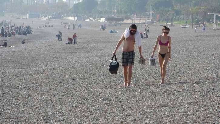 Antalya’da Aralık ayında deniz keyfi
