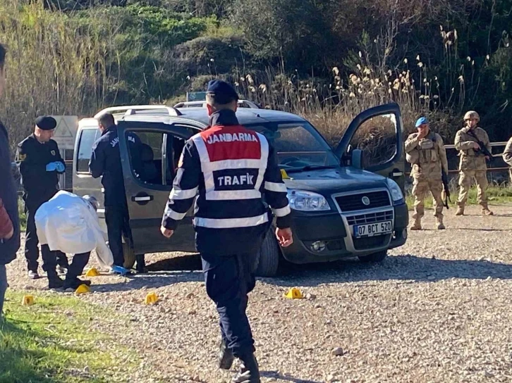 Antalya’da cinayet: Mahalle muhtarı dahil 3 ölü, 1 yaralı
