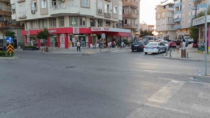 Antalya’da motosiklet ile elektrikli bisiklet çarpıştı: 2 yaralı
