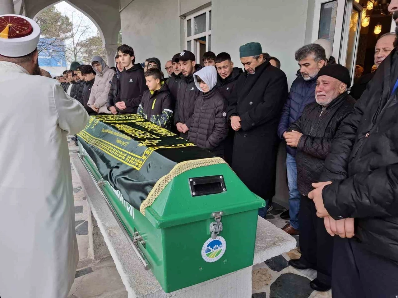 Antalya’da otomobilin çarptığı genç, memleketi Sakarya’da son yolculuğuna uğurlandı
