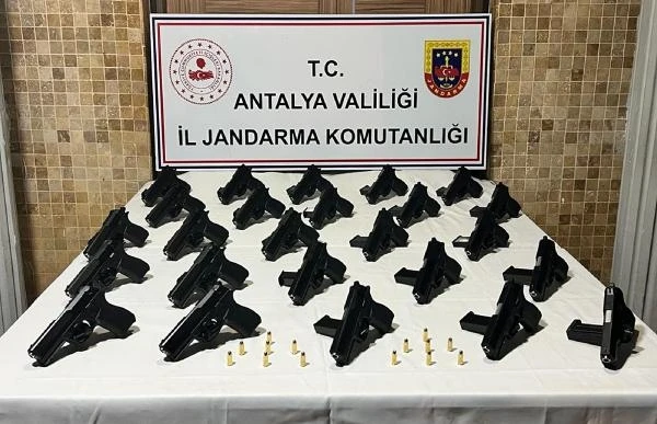 Antalya'da silah kaçakçılığı operasyonu