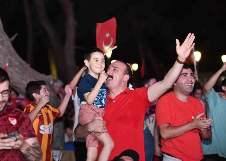 Antalya’da Türkiye-Avusturya maçı dev ekranda izlenecek
