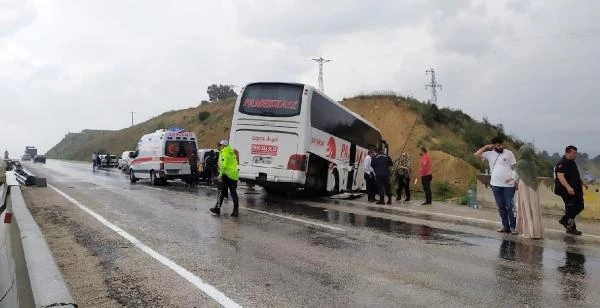 Antalya'da yolcu otobüsü şarampole düştü: 10 yaralı