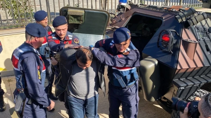 Antalya’da zırhlı araçla adliyeye getirilen cinayet zanlısı tutuklandı
