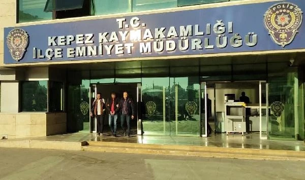 Antalya Polisi, hüküm giymiş 2 kişiyi yakaladı