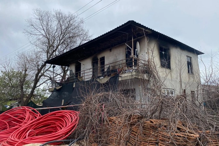 Antalya'da 6 yaşındaki kız çocuğunun ihbarı evi küle dönmekten kurtardı