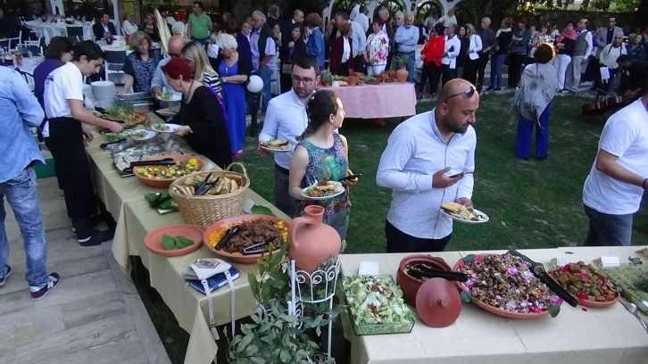 Antik yemekler binlerce yıl sonra konuklara ikram edildi
