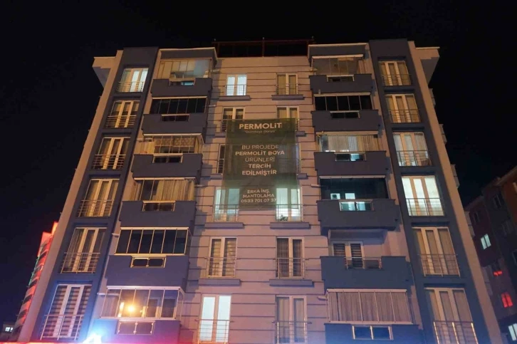 Apartman toplantısında silah ve bıçaklar konuştu: 4 yaralı
