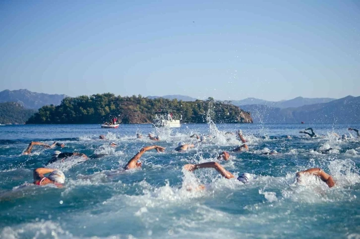 Aquamasters Yüzme şampiyonasının ilk günü tamamlandı
