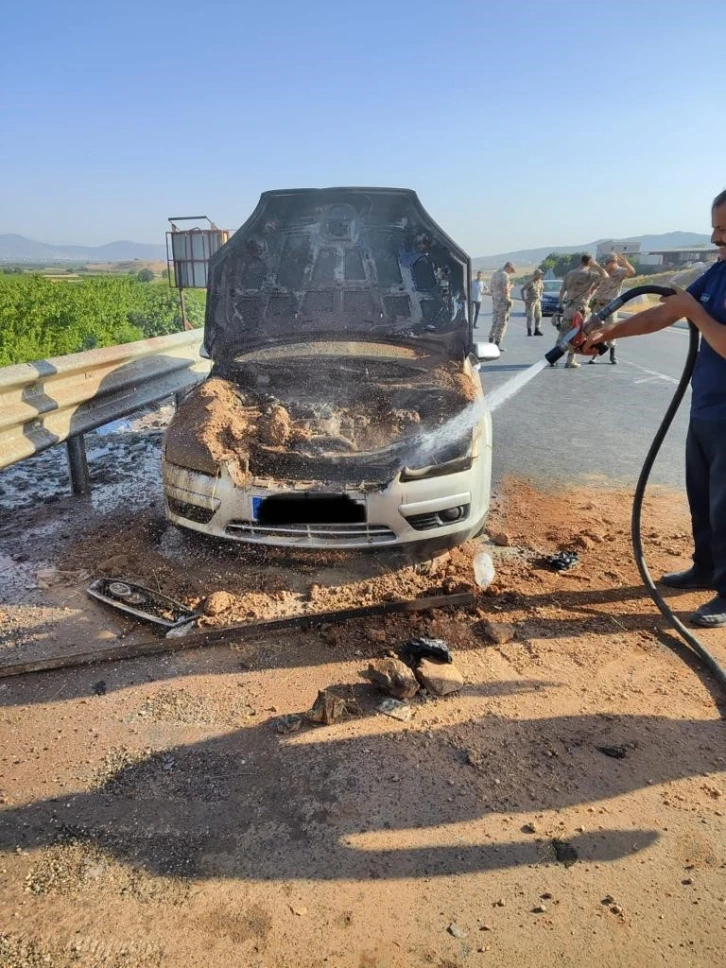 Araç yangını söndürüldü
