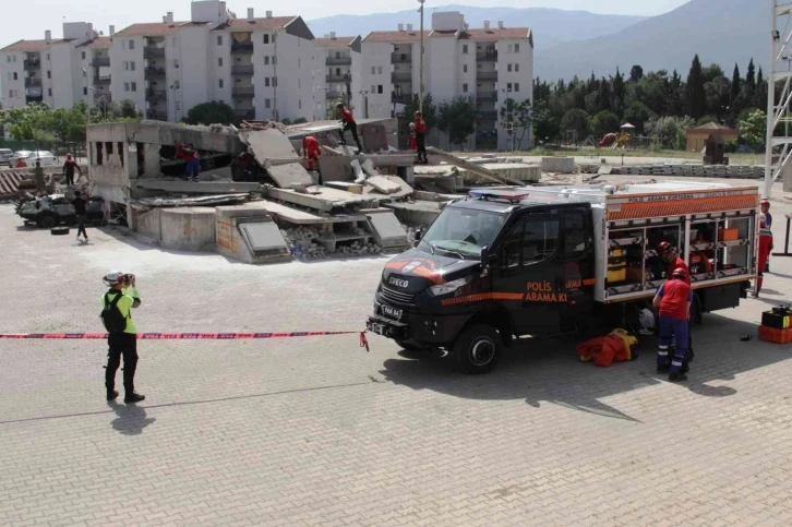 Arama kurtarma ekipleri tatbikat için İzmir’de buluştu
