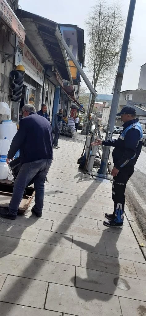 Ardahan Belediyesi zabıta ekipleri çeşitli denetimler yaptı
