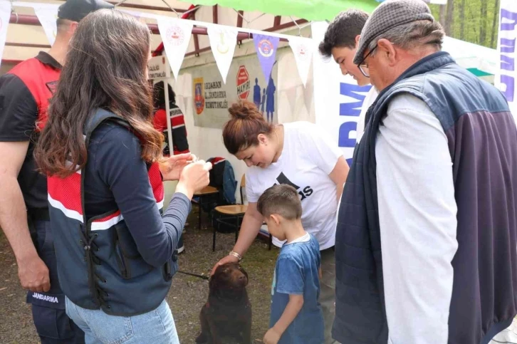 Ardahan’da "en iyi narkotik polisi anne" ve "KADES" uygulaması tanıtıldı
