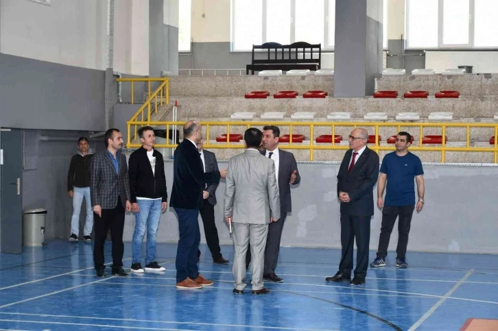 Arifiye’de spor salonu yenilendi
