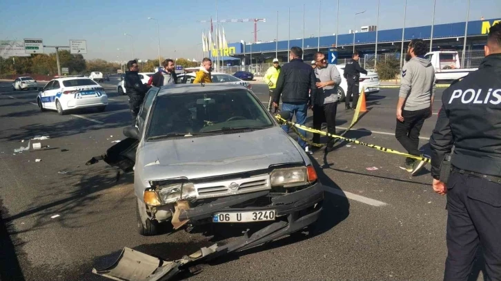 Arızalanan aracından indiği sırada kamyonet çarpan sürücü hayatını kaybetti
