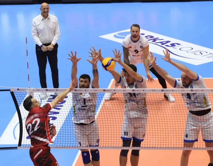 Arkas Spor, Halkbank deplasmanında
