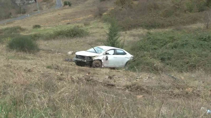 Arnavutköy’de otomobil şarampole uçtu: 2 yaralı
