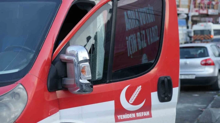 Arnavutköy’de Yeniden Refah Partisi seçim aracına silahlı saldırı
