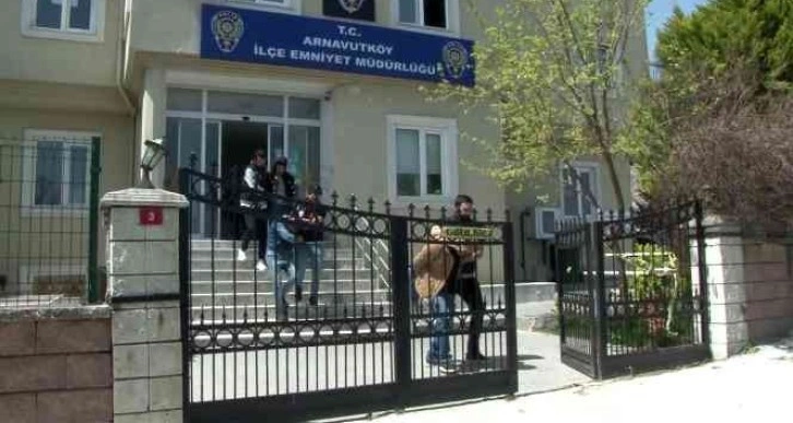 Arnavutköy’de pazarlara dadanan yankesici çetesi polis ekiplerince yakalandı