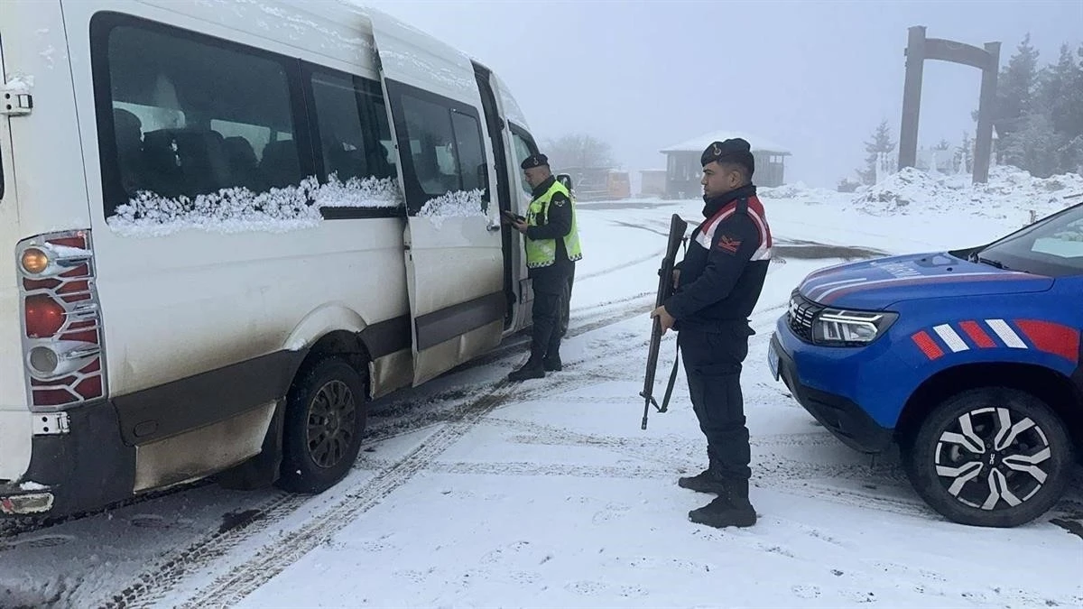 Artvin’de 16 düzensiz göçmen yakalandı
