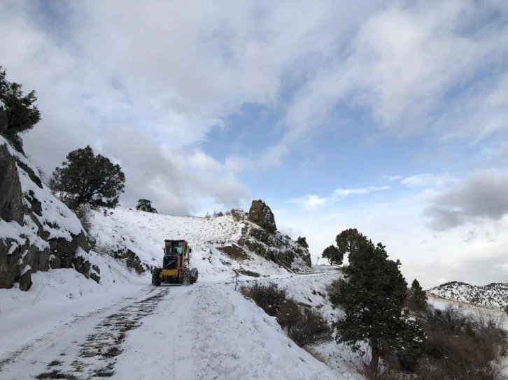 Artvin’de 73 köy yolu ulaşıma kapandı
