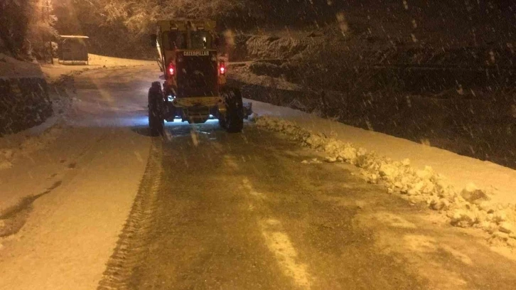 Artvin’de kar yağışı nedeniyle 78 köy yolu ulaşıma kapandı
