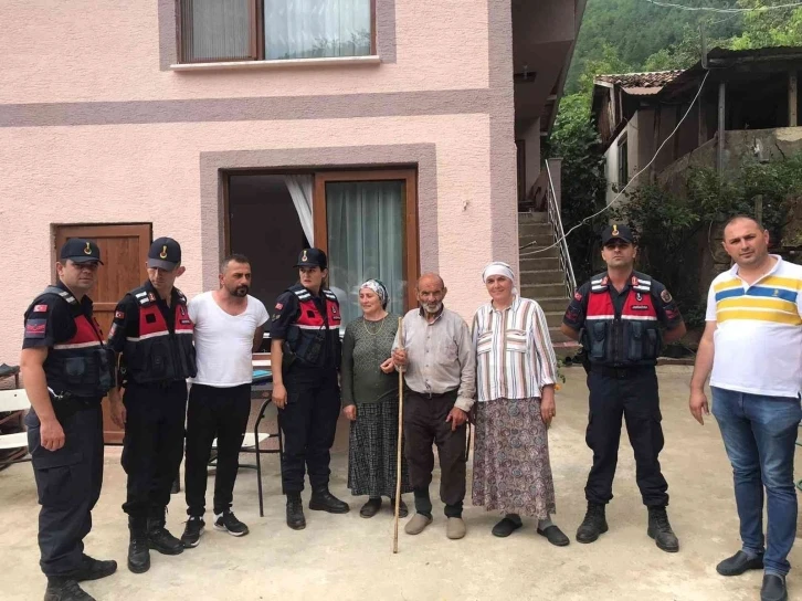 Artvin’de kayıp yaşlı adam 3 gün sonra başka bir köyde bulundu
