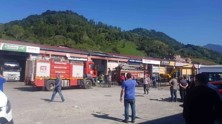 Artvin’de sanayi sitesinde yangın
